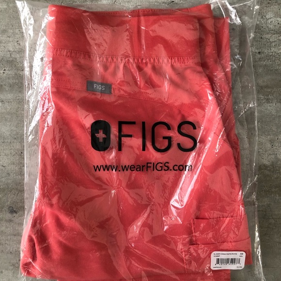 Figs Other - Hot Coral Kade-Petite Cargo Scrub Pant✨ Hot Coral Casma-Scrub Top (SET)